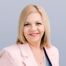 Angela Surra, CIC, CISR, SHRM-CP is the Principal Benefits Expert at Mineral